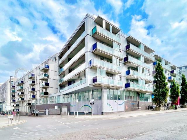 Flat for sale in Greater London