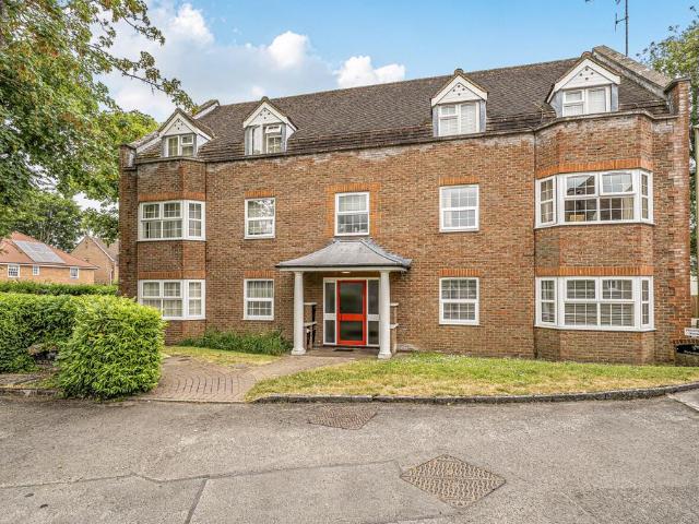 Flat for sale in Bolton Low Houses, Hampshire