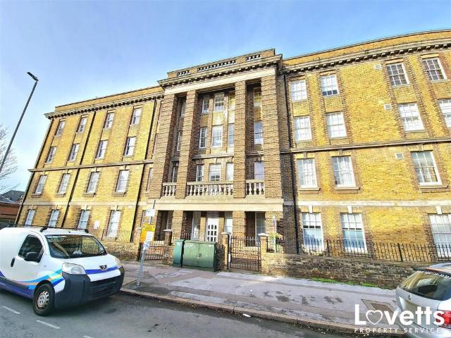 Flat for sale in Westbrook, Acol