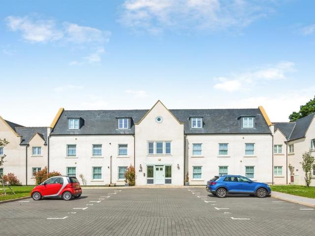 Flat for sale in Fossebridge, Gloucestershire