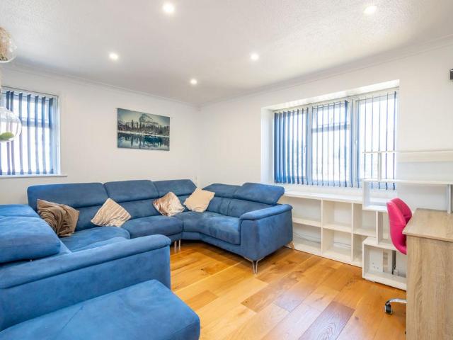 Flat for sale in Chichester, Littlecote
