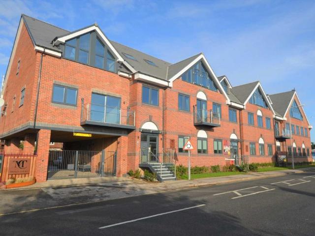 Flat for sale in Amersham