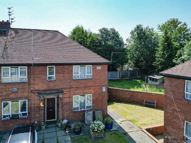 Flat for sale in Marland, Burnedge
