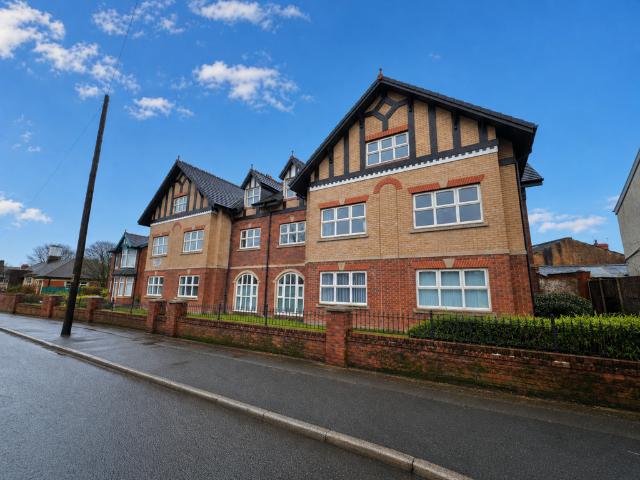 Flat for sale in Queenstown, Blackpool