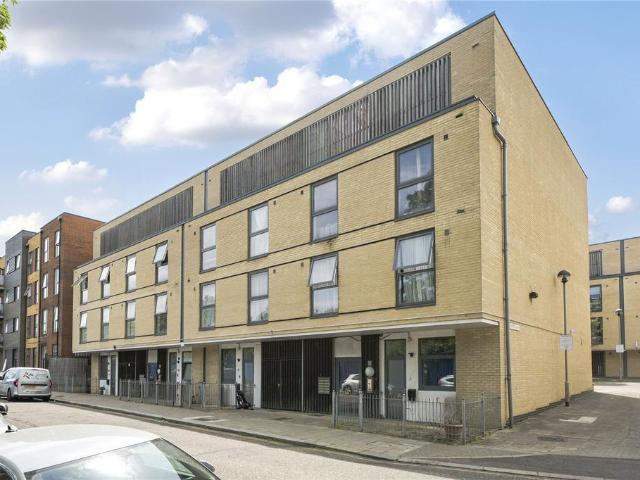 Flat for sale in London Borough of Lewisham, Greater London