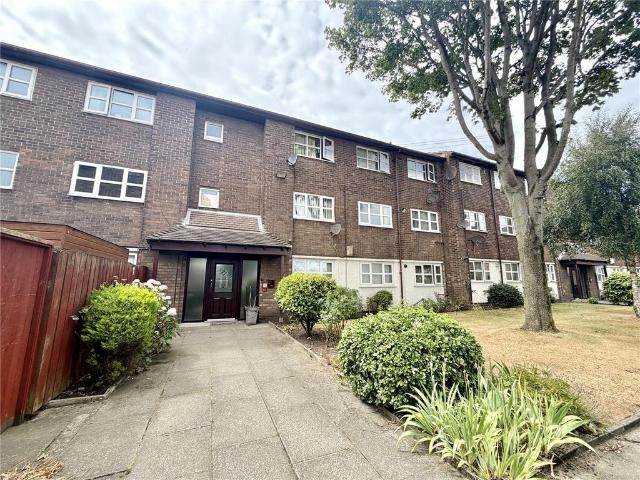 Flat for sale in Bootle, Sefton