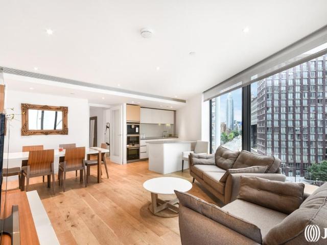 Flat for sale in Nine Elms, Greater London