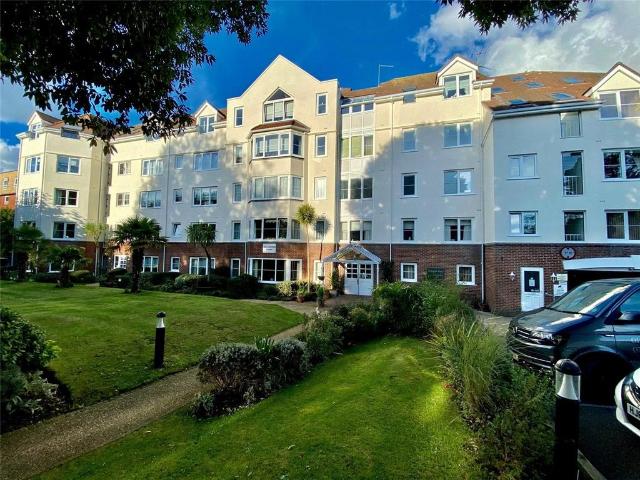 Flat for sale in West Cliff, Bournemouth