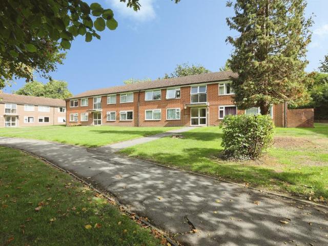 Flat for sale in North End, Perryfields