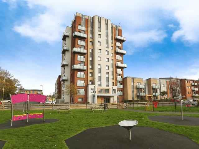 Flat for sale in Rowner, Middlecroft