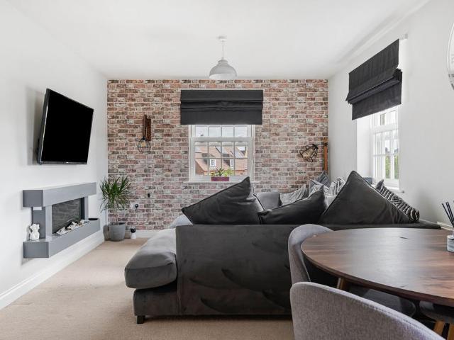 Flat for sale in Bedford