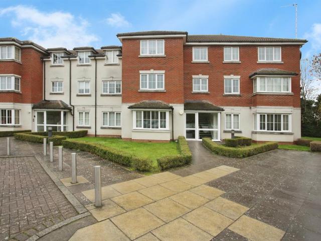 Flat for sale in Houlton, Rugby