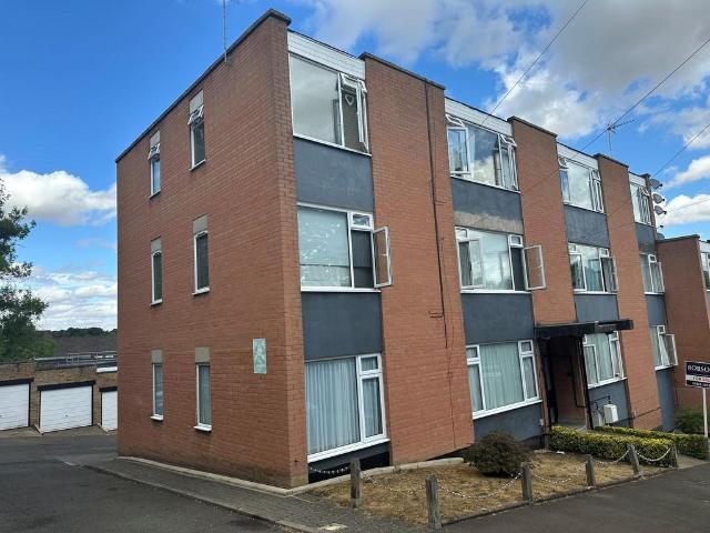 Flat for sale in Batchworth, Hertfordshire