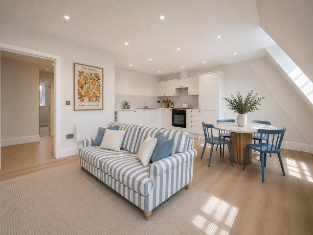 Flat for sale in Rose Hill, Pachesham Park