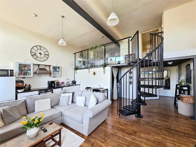 Flat for sale in Eightlands, Dewsbury