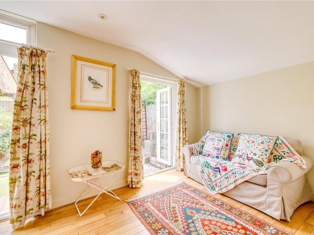 Flat for sale in Fulham, Sands End
