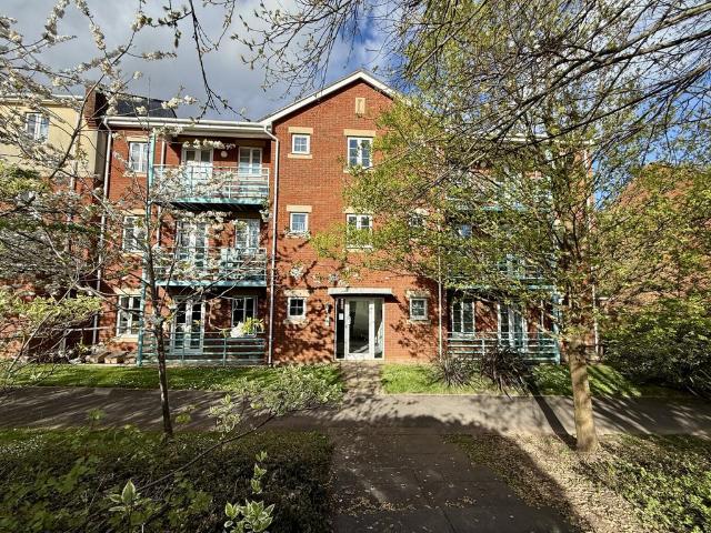 Flat for sale in Digby, Watergate