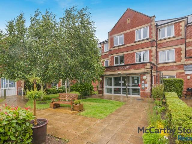 Flat for sale in Penylan, Falcon Lodge