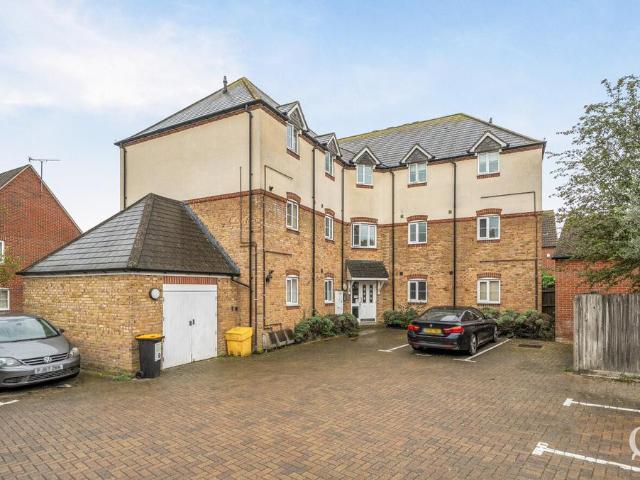 Flat for sale in Bapchild, Swale