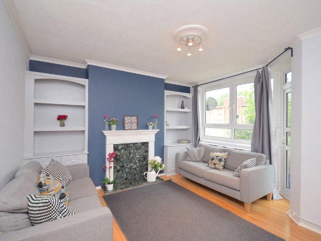 Flat for sale in Bermondsey, Greater London