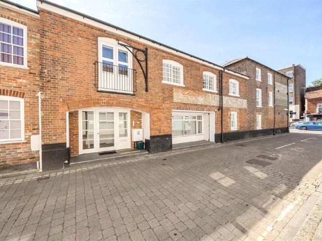 Flat for sale in Enborne, West Berkshire