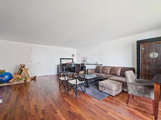 Flat for sale in Blackwall, Greater London