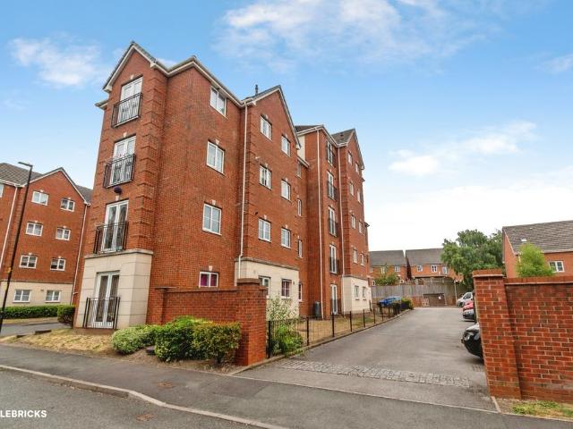 Flat for sale in New Mills, West Midlands