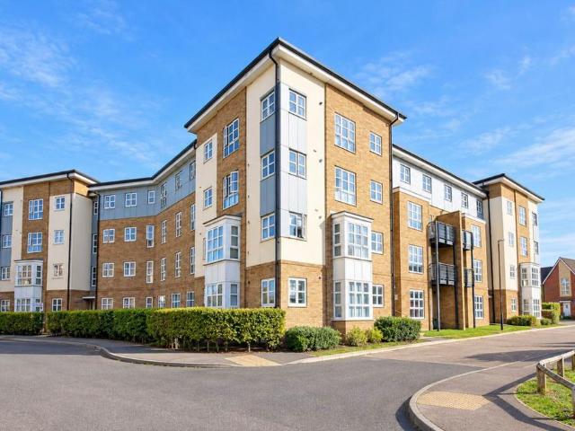 Flat for sale in Walton Court, Aylesbury