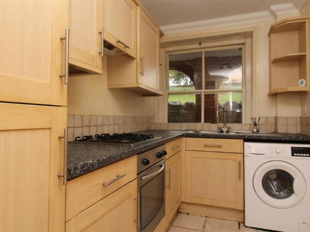 Flat for sale in Oxenden, The Bridge