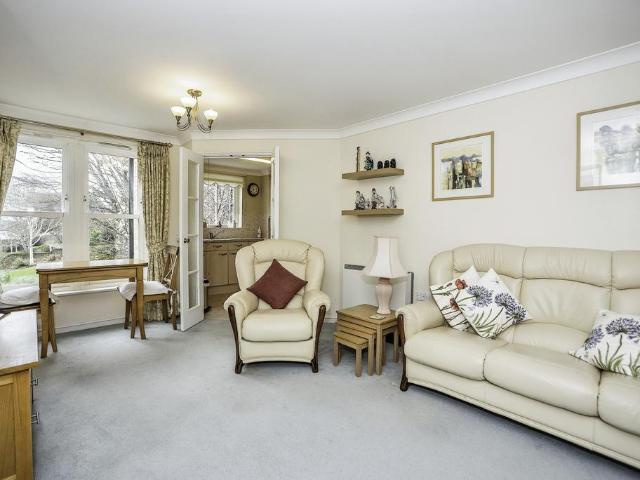 Flat for sale in Gravesend, Gravesham