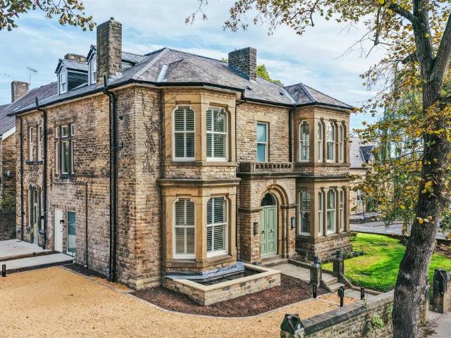 Flat for sale in Broomhill, Sheffield