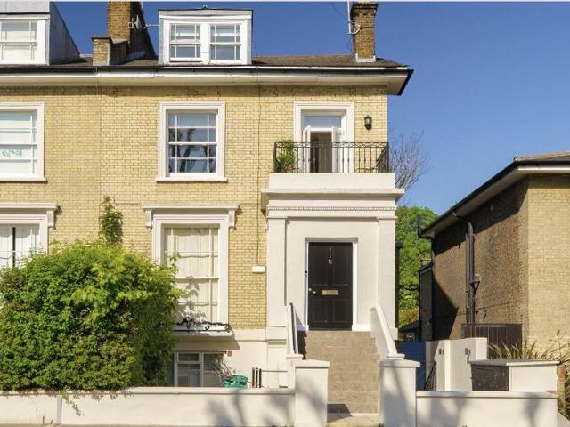 Flat for sale in Maida Vale, Greater London