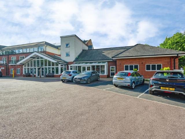 Flat for sale in Lichfield, Boley Park