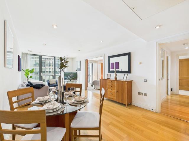 Flat for sale in Paddington, Greater London