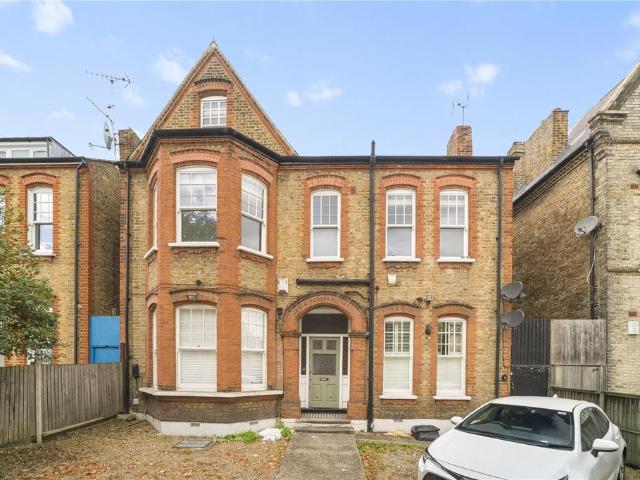 Flat for sale in London Borough of Wandsworth, Greater London