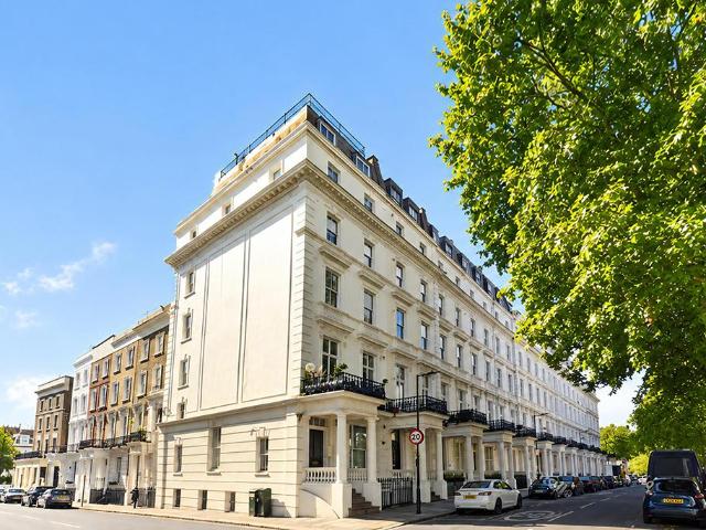 Flat for sale in Kensal Town, Bayswater