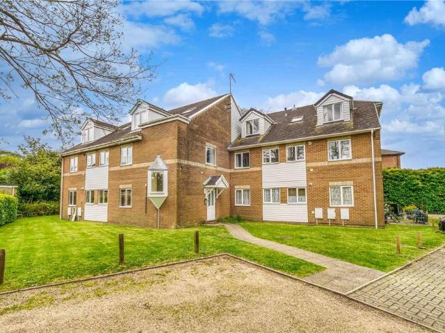 Flat for sale in Parkstone, Poole