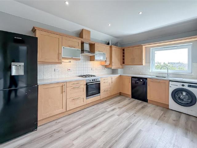 Flat for sale in St Albans, Five Acres