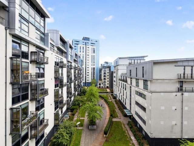 Flat for sale in Thornwood, Partick