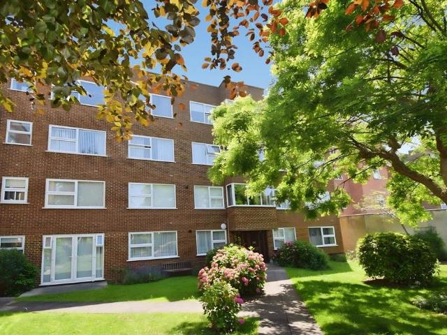 Flat for sale in Frinton and Walton, Dale Hill