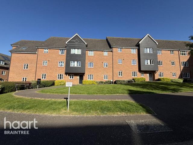 Flat for sale in Bocking, Chipping Hill