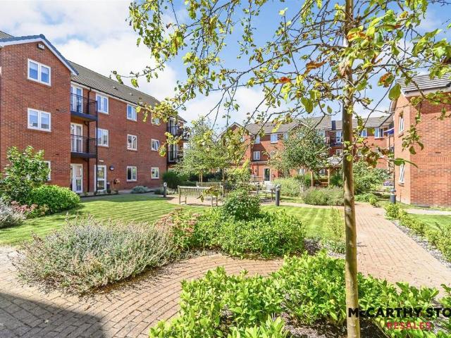 Flat for sale in Bedford