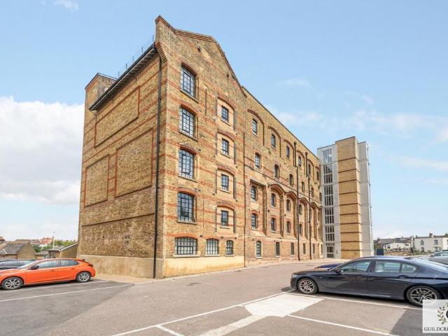 Flat for sale in Chilton, Acol