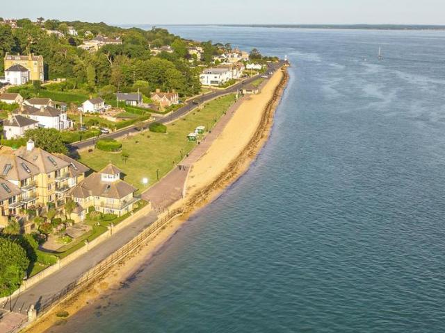 Flat for sale in Cowes, Isle Of Wight