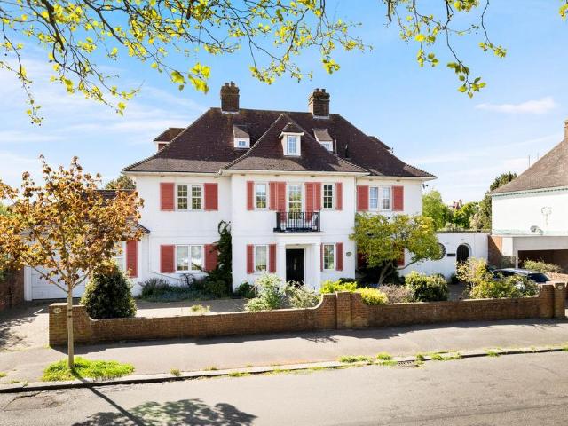 Flat for sale in Folkestone