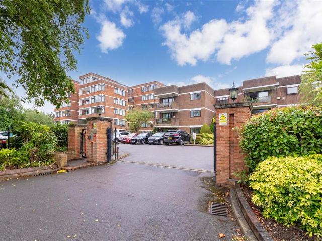 Flat for sale in Fishery, Maidenhead