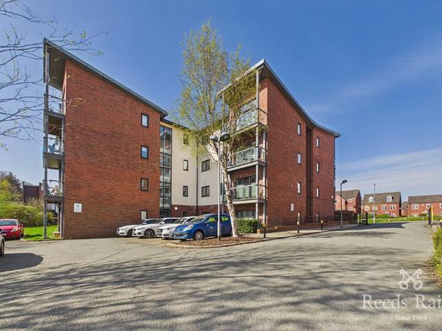 Flat for sale in Huyton, Isle Of Man