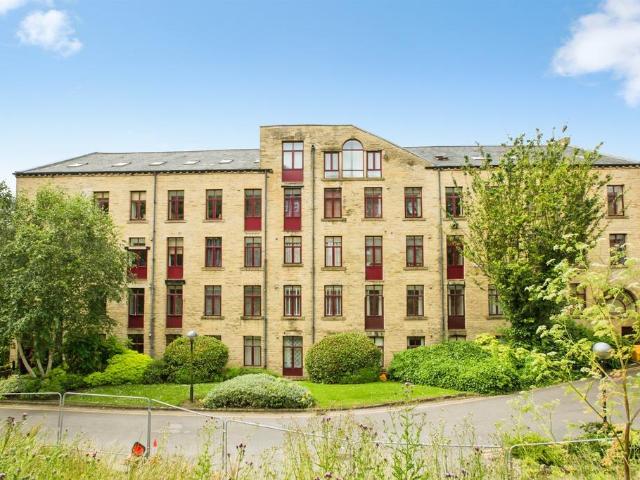 Flat for sale in Claremount, Halifax