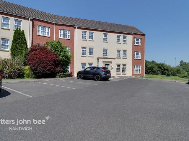 Flat for sale in Kingsbourne, Nantwich