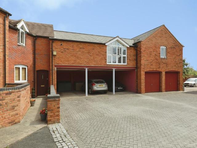 Flat for sale in Stratford-upon-Avon, Alderminster